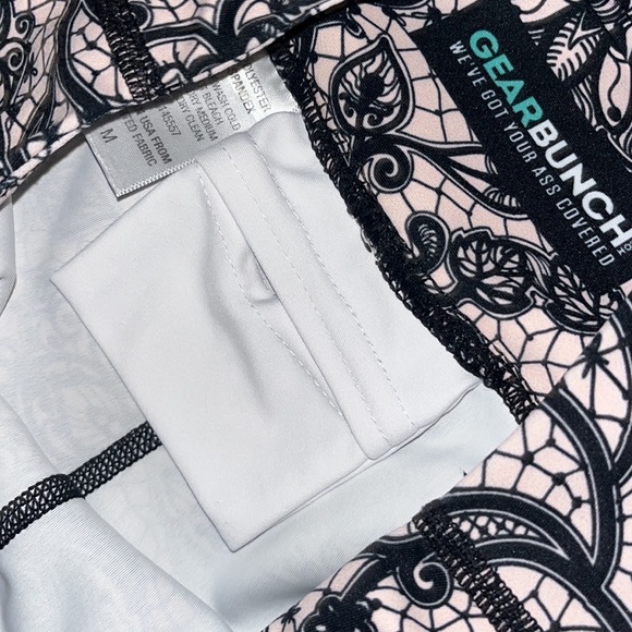 💪🏻🖤🍑• 🕶️☠️ GEARBUNCH x Kick’n Aye-Ooo 👅Vibes - Picture 2 of 10